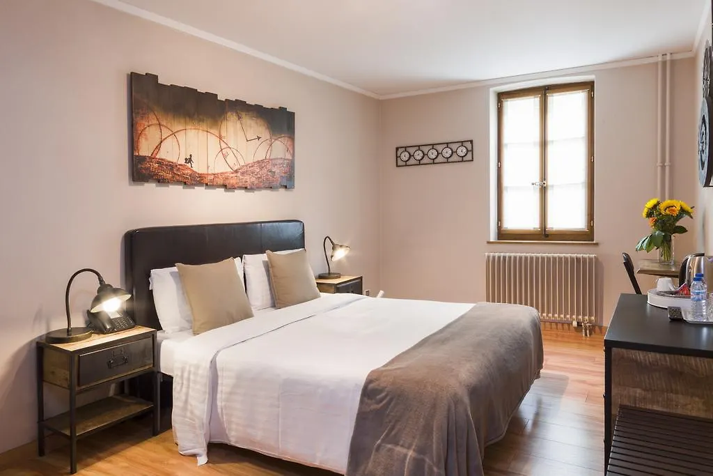 Auberge Communale De Carouge Geneva 2*,