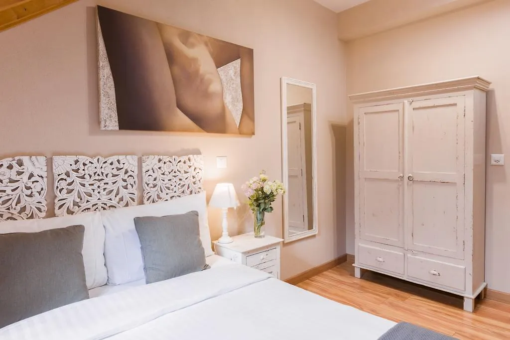Auberge Communale De Carouge Geneva 2*,